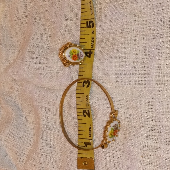 - 70s French Rose Cobochon Bangle Bracelet & Locket  Ring Set - Picture 11 of 14